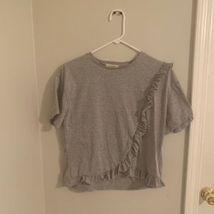 grey ruffle tee
